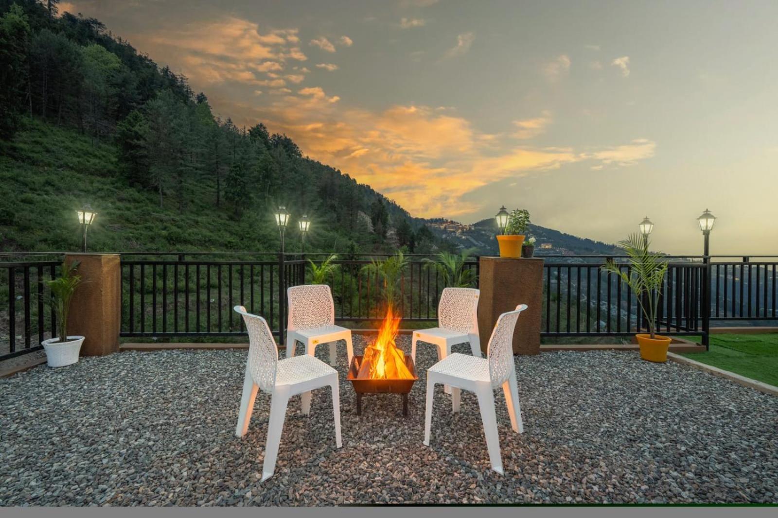 The Nature Dreams I Vacations I Conference I Mice I Family Events I Open Air Terrace I Sky Bonfire I Kufri By Exotic Stays Shimla Exterior photo
